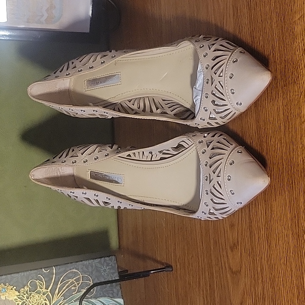 BCBG Eneration Leather Taupe Heel.